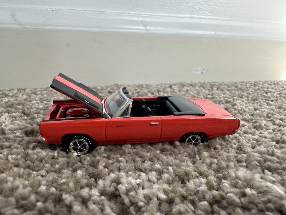 Greenlight 1969 Plymouth GTX Red And Black Loose 1:64